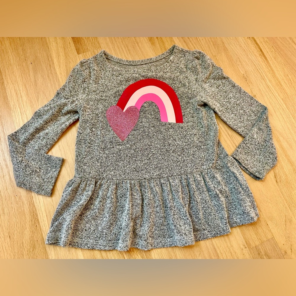 One Cat & Jack peplum Gray Long Sleeve Top with Rainbow and Heart Sz 4t